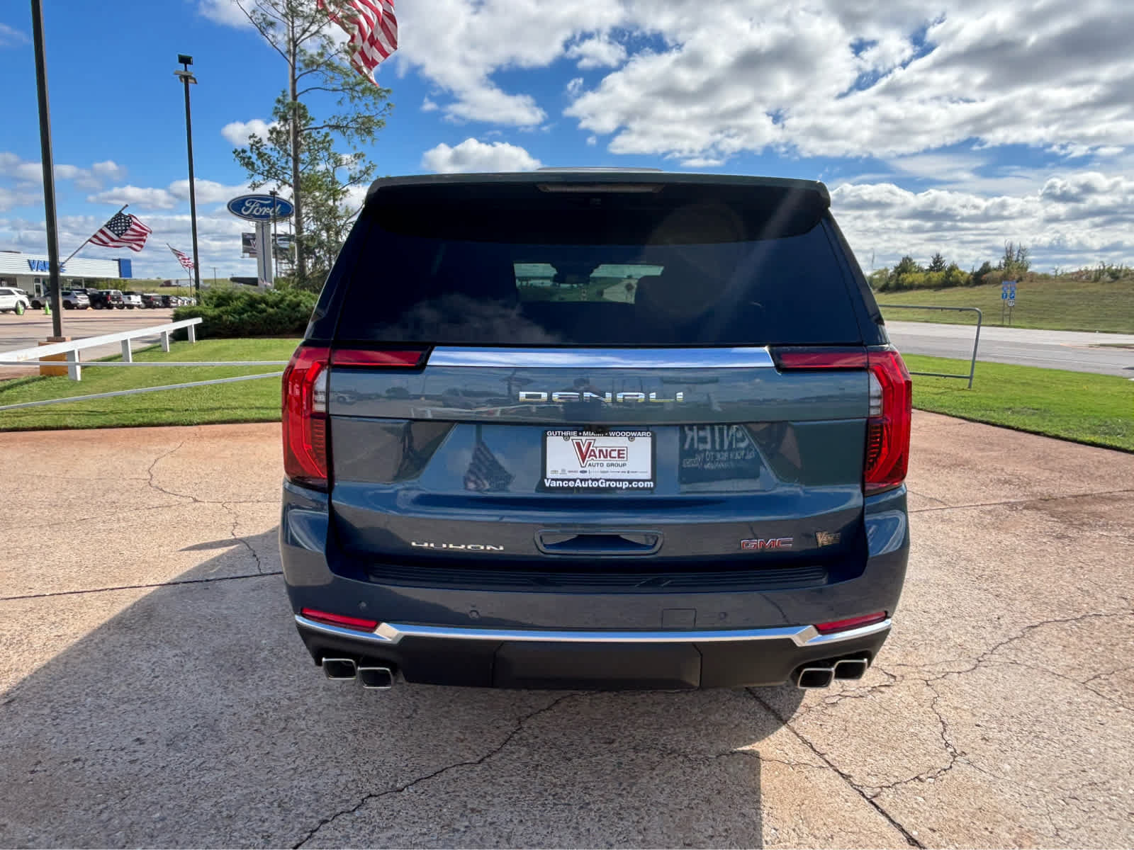 New 2027 GMC Yukon Denali w/ Sun & Power Step Package AWD/4WD image 6
