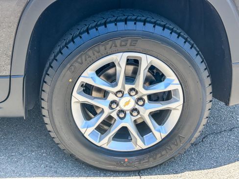 Used 2018 Chevrolet Traverse LS w/ LPO, Black Accent Package FWD image 11