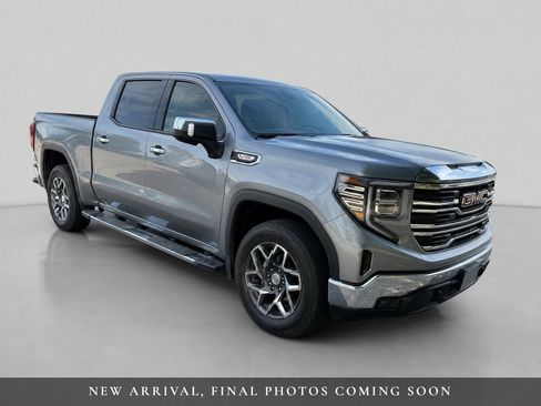 Used 2024 GMC Sierra 1500 SLT AWD/4WD image 2