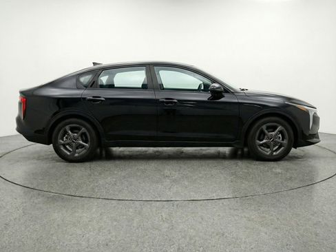 Used 2025 Kia K4 FWD image 5