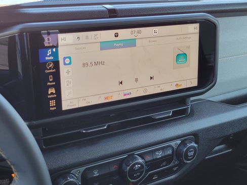 Used 2024 Jeep Wrangler Unlimited image 13