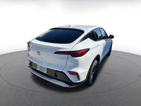 Used 2025 Buick Envista Sport Touring image 9