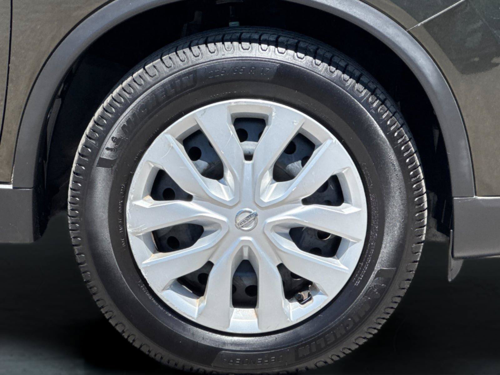 Used 2014 Nissan Rogue S AWD/4WD image 23