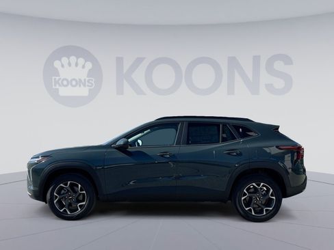 New 2026 Chevrolet Trax LT w/ Driver Confidence Package image 2