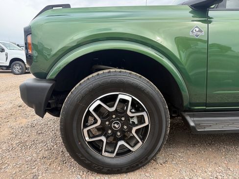 Used 2025 Ford Bronco Outer Banks image 10