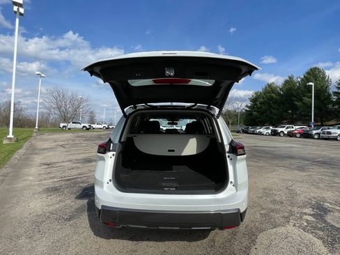 Used 2024 Nissan Rogue SL image 16