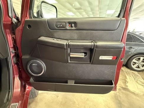 Used 2005 HUMMER H2 w/ Preferred Equipment Group image 7