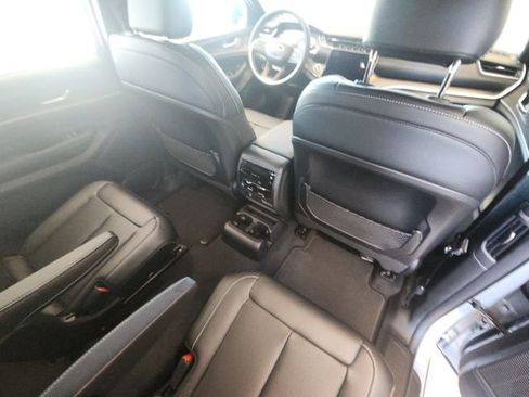 New 2025 Jeep Grand Cherokee L Limited w/ Luxury Tech Group II image 18