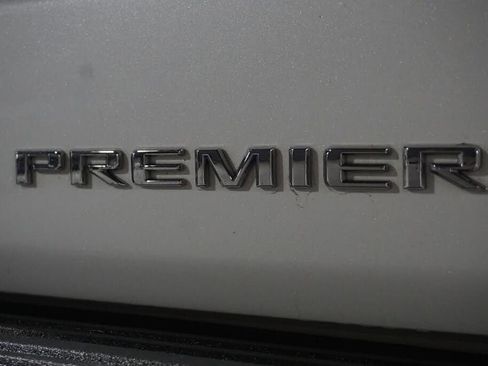 Used 2021 Chevrolet Tahoe Premier w/ Premium Package AWD/4WD image 14