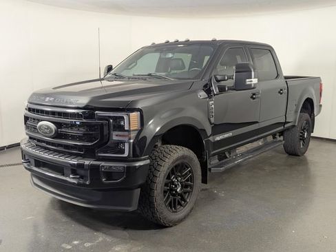Used 2022 Ford F250 Lariat w/ Black Appearance Package image 4