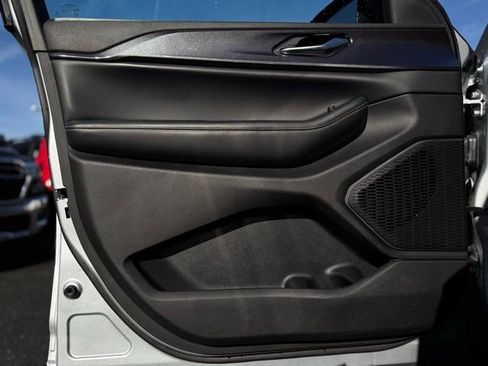 Certified 2022 Jeep Grand Cherokee L Laredo image 13