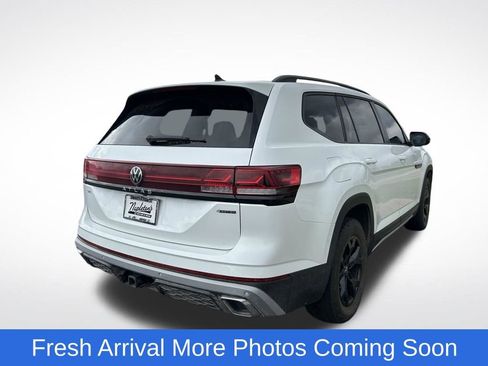 Used 2024 Volkswagen Atlas Peak Edition SEL AWD/4WD image 5