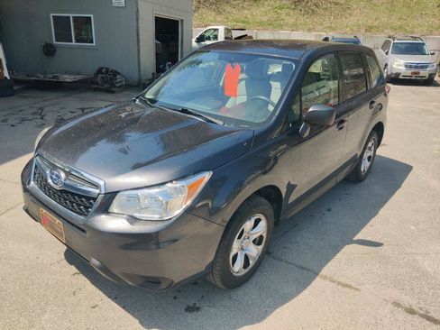 Used 2016 Subaru Forester 2.5i AWD/4WD image 2