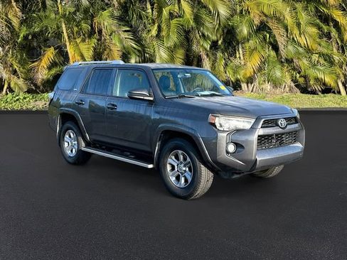 Used 2015 Toyota 4Runner SR5 image 4