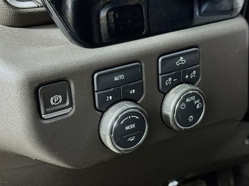 Used 2024 Chevrolet Silverado 1500 LT image 12