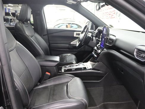 Used 2022 Ford Explorer ST w/ Equipment Group 401A AWD/4WD image 31