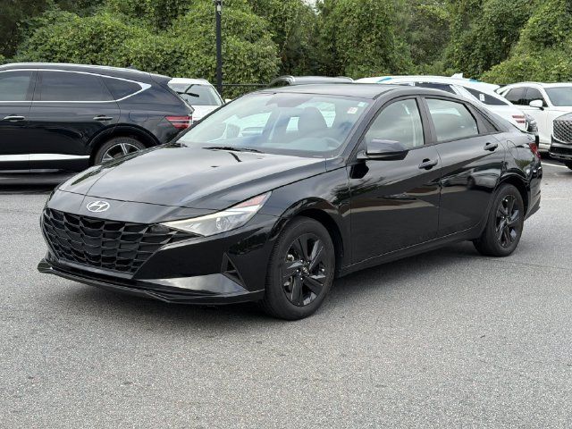 Certified 2023 Hyundai Elantra SEL FWD image 3