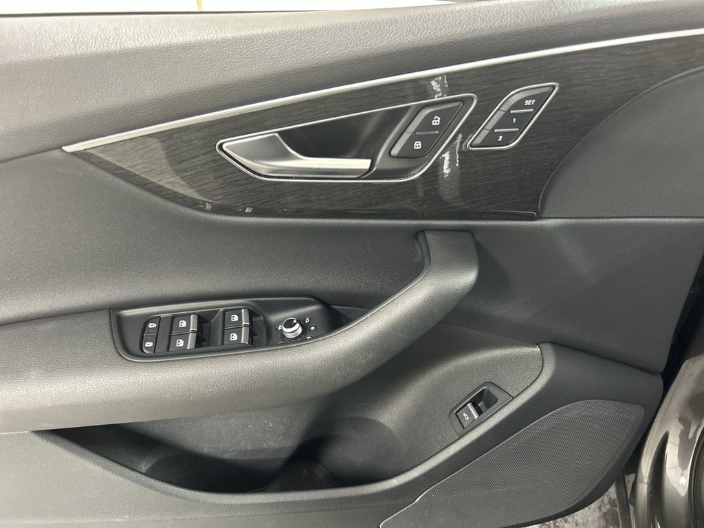 Used 2022 Audi Q7 3.0T Premium AWD/4WD image 11