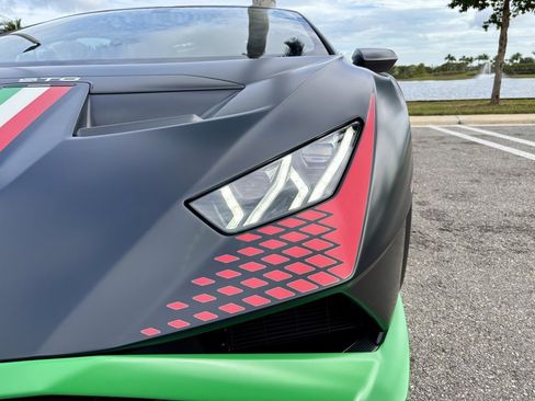 Used 2022 Lamborghini Huracan STO image 22