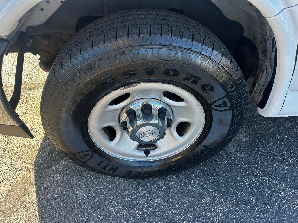 Used 2019 Chevrolet Express 3500 LT w/ LT Preferred Equipment Group RWD image 2