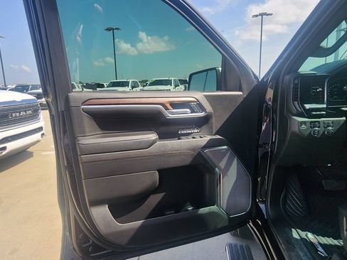 Used 2023 Chevrolet Silverado 1500 High Country w/ Technology Package AWD/4WD image 11