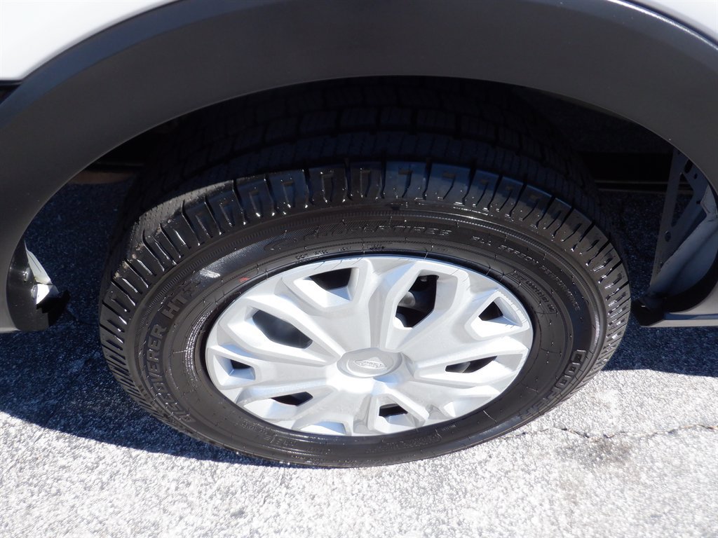 Used 2024 Ford Transit 350 XLT RWD image 9