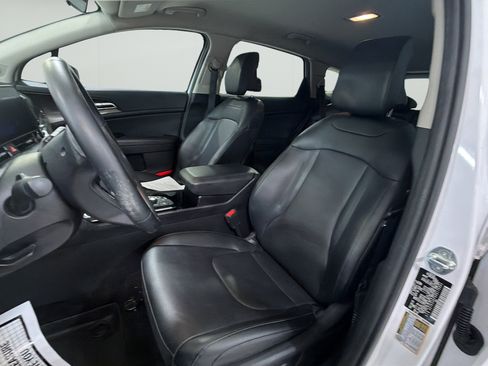 Used 2024 Kia Sportage EX FWD image 9