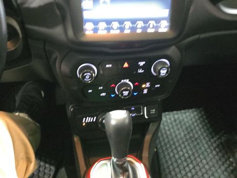 Used 2022 Jeep Renegade Trailhawk w/ Sun/Sound Group image 13