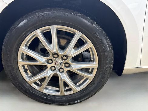 Used 2023 Buick Enclave Essence w/ Experience Buick Package FWD image 32