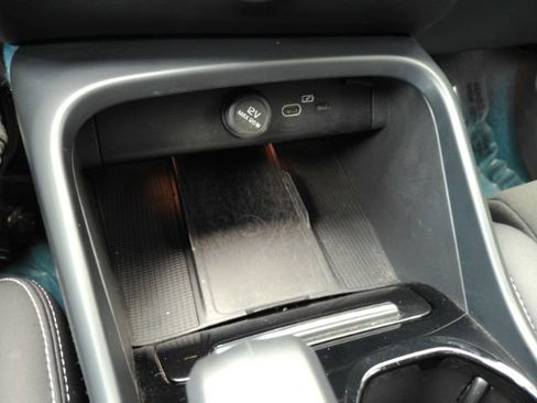 Used 2022 Volvo C40 P8 Recharge Ultimate image 44