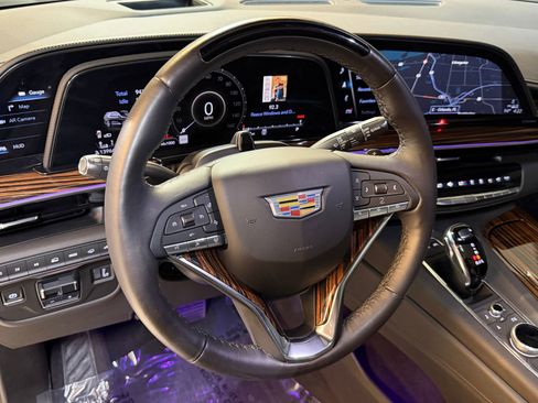 Used 2024 Cadillac Escalade Premium Luxury w/ Performance Package AWD/4WD image 12