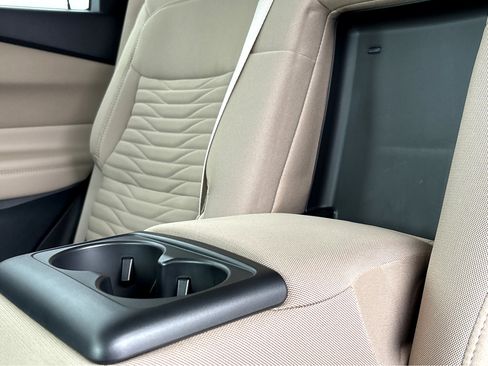 Used 2020 Ford Explorer XLT w/ Comfort Package image 20