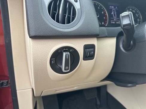 Used 2016 Volkswagen Tiguan SE image 14