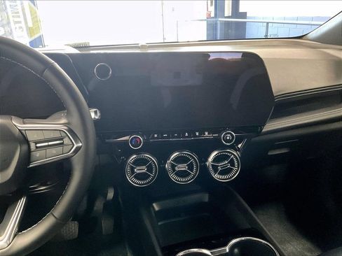 Used 2024 Chevrolet Blazer EV LT AWD/4WD image 18