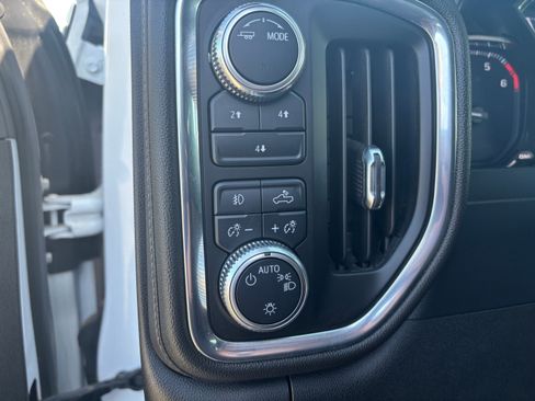 Used 2022 GMC Sierra 2500 SLE w/ SLE Convenience Package image 11