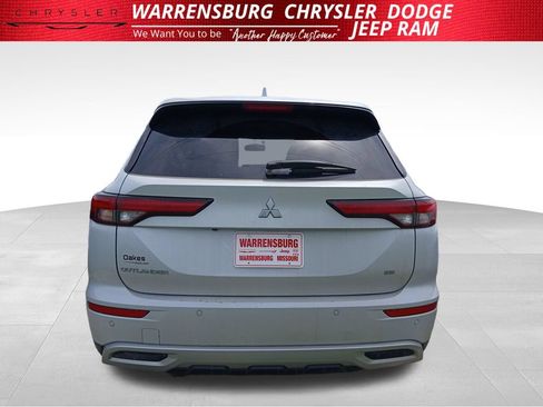 Used 2023 Mitsubishi Outlander SE AWD/4WD image 5
