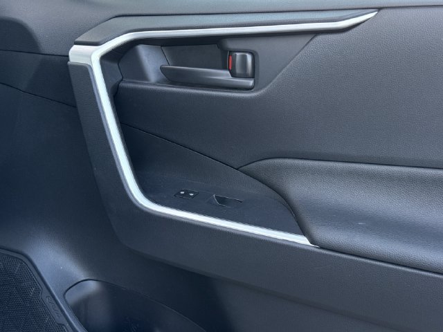 Certified 2025 Toyota RAV4 LE AWD/4WD image 29