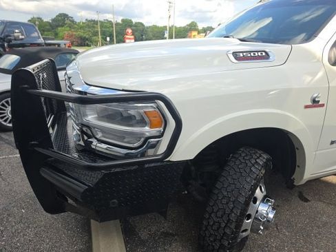 Used 2024 RAM 3500 Laramie AWD/4WD image 2