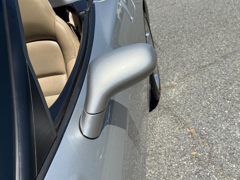 Used 2005 Chevrolet Corvette Convertible w/ Preferred Equipment Group RWD image 16