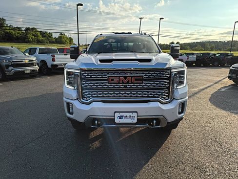 Used 2023 GMC Sierra 3500 Denali w/ Technology Package AWD/4WD image 8