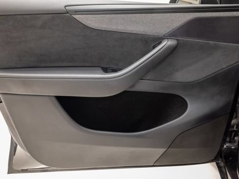 Used 2026 Tesla Model Y AWD image 7