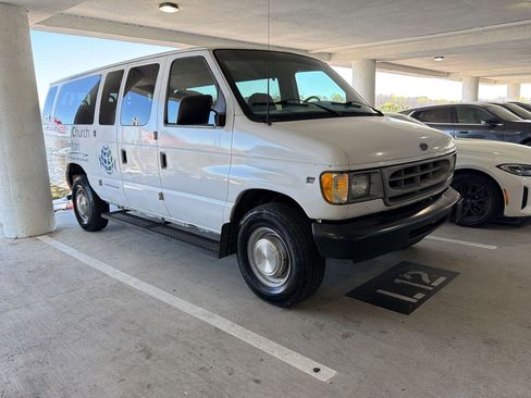 Used 2000 Ford E-350 and Econoline 350 XL image 5