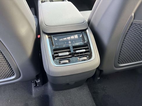 Used 2026 Volvo XC90 B5 Plus w/ Protection Package Premier AWD/4WD image 33