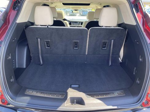 Used 2022 Buick Enclave Essence w/ Experience Buick Package image 11
