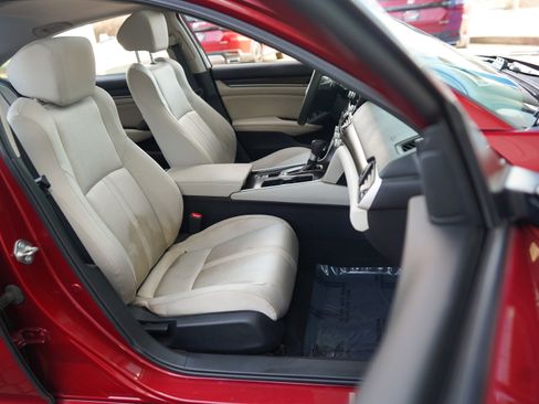 Used 2018 Honda Accord EX image 27