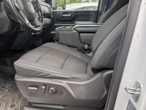 Used 2022 Chevrolet Silverado 3500 LT w/ Convenience Package RWD image 4