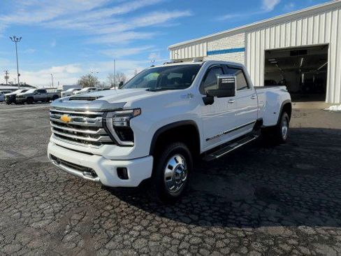 Certified 2024 Chevrolet Silverado 3500 High Country w/ Technology Package image 4