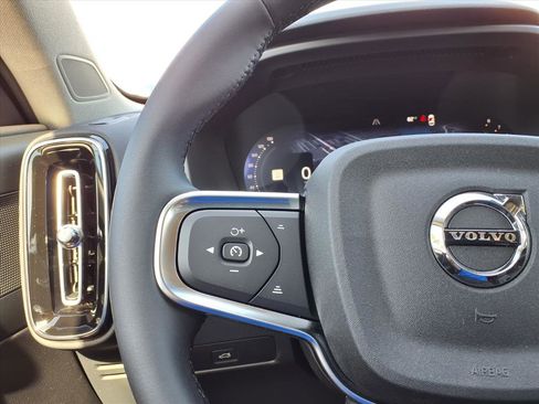 New 2026 Volvo XC40 B5 Core w/ Protection Package Premier image 17