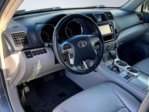 Used 2013 Toyota Highlander Plus image 15
