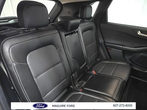 Used 2022 Ford Escape SEL w/ Technology Package image 16